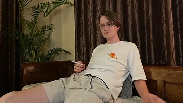 KellyTwink online show from 26, 6, 2026