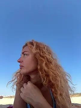 Reddgiirl online show from 18, 6, 2026
