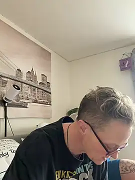 Curvy-Jinx online show from 8, 6, 2026