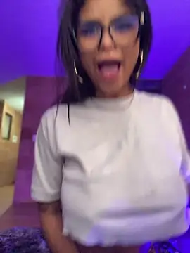 Stefany 44 online show from 12, 6, 2026