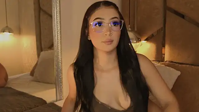 scarlethlux online show from 18, 6, 2026
