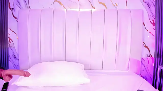 LovelyEyesx online show from 25, 6, 2026