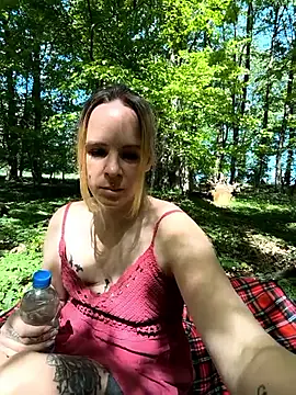 Snapshot of SexyMilf_37 chatting on 2, 5, 2026 SexyMilf 37 online show from 2, 5, 2026