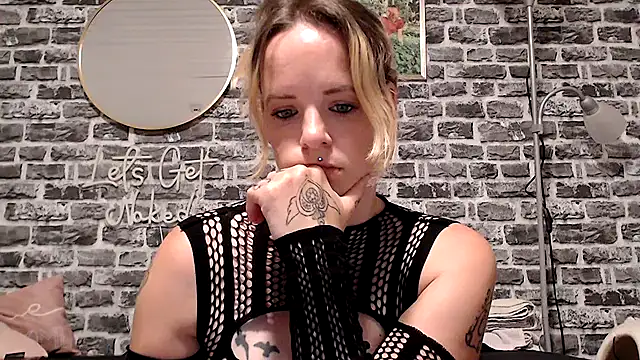 Snapshot of SexyMilf_37 chatting on 3, 6, 2026 SexyMilf 37 online show from 3, 6, 2026