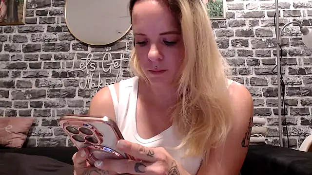 SexyMilf 37 online show from 9, 6, 2026
