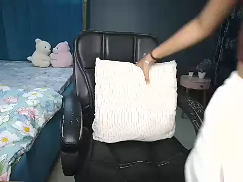 Urlove lily online show from 27, 5, 2026