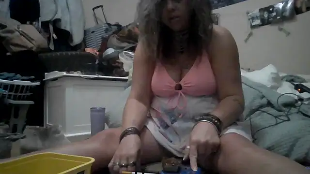 Snapshot of TWiSTYTheTwizted chatting on 17, 6, 2026 TWiSTYTheTwizted online show from 17, 6, 2026