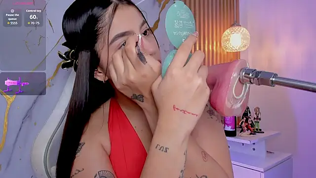 alissaowens  online show from 31, 5, 2026