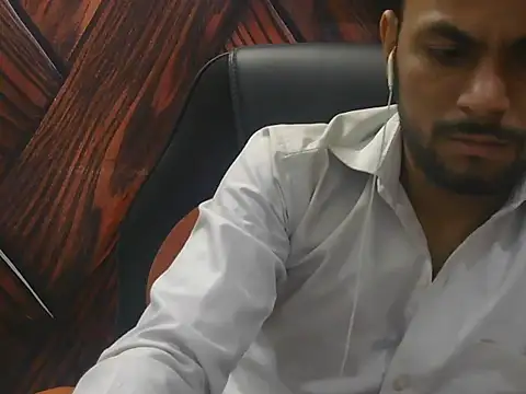 ursdreamperson online show from 4, 6, 2026
