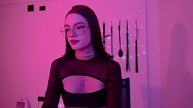 nina kink online show from 4, 6, 2026