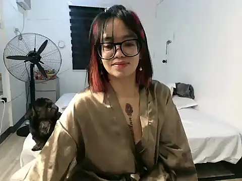 eattmebabyy online show from 24, 6, 2026