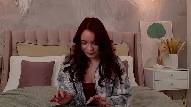 NoraHaynes online show from 10, 6, 2026