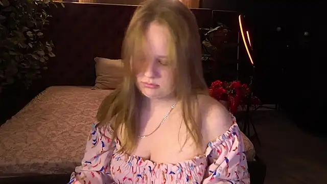 CrystallPaws online show from 7, 6, 2026