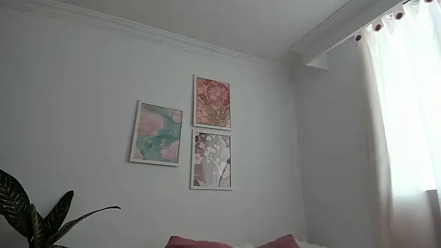 canelleGarces online show from 14, 6, 2026