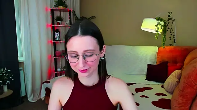 YourLovellyStory online show from 20, 6, 2026