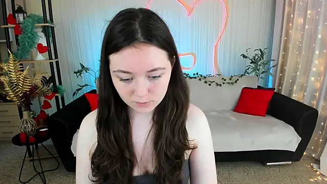 AlluringLookk online show from 18, 6, 2026