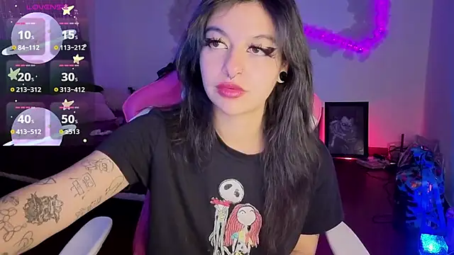 larah uwu online show from 20, 6, 2026
