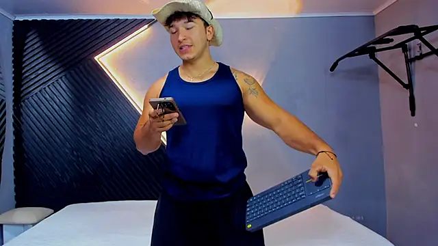 Snapshot of Horny_nick18 chatting on 18, 6, 2026 Horny nick18 online show from 18, 6, 2026