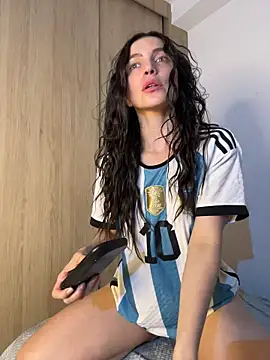 karinasantos  online show from 16, 6, 2026