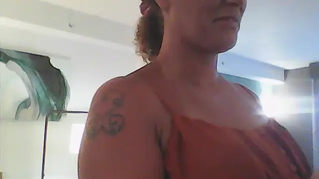 sarahkat86 online show from 11, 6, 2026