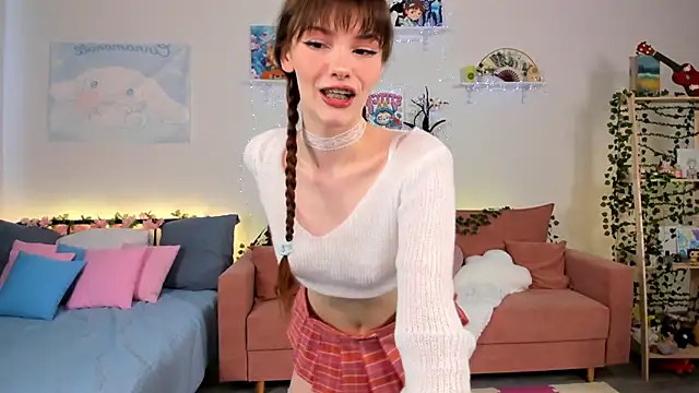 Zoe Vee online show from 19, 6, 2026