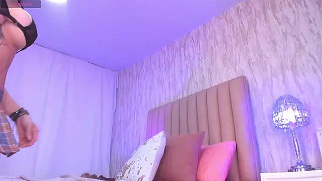 Emely florence  online show from 20, 6, 2026