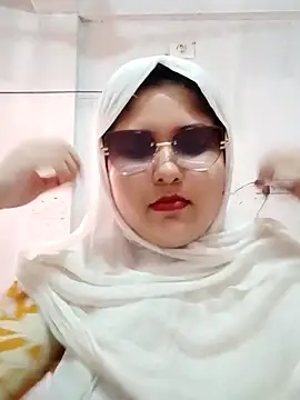 Snapshot of Nusrat-N chatting on 4, 6, 2026 Nusrat-N online show from 4, 6, 2026