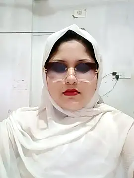 Snapshot of Nusrat-N chatting on 6, 6, 2026 Nusrat-N online show from 6, 6, 2026