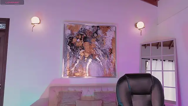 MiaLaurence online show from 19, 6, 2026
