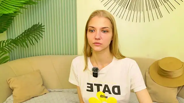 4example Chloe online show from 10, 6, 2026