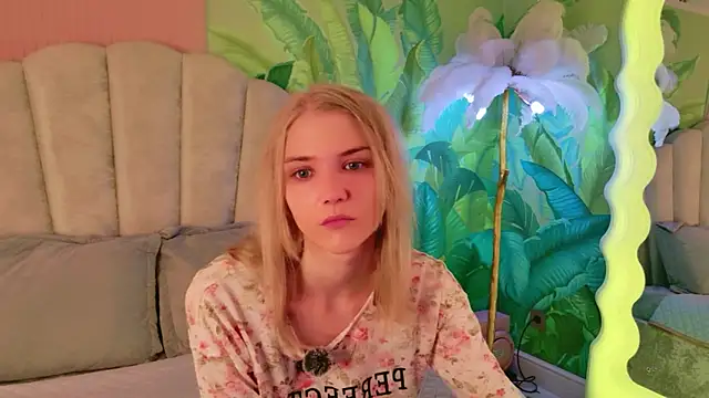 4example Chloe online show from 16, 6, 2026