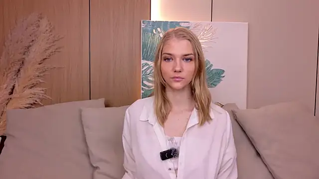 4example Chloe online show from 18, 6, 2026