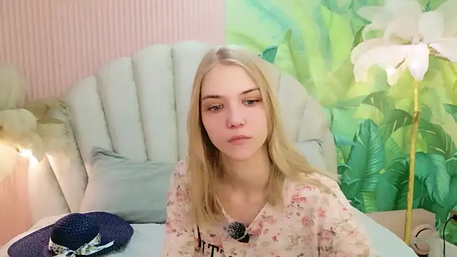 4example Chloe online show from 21, 6, 2026