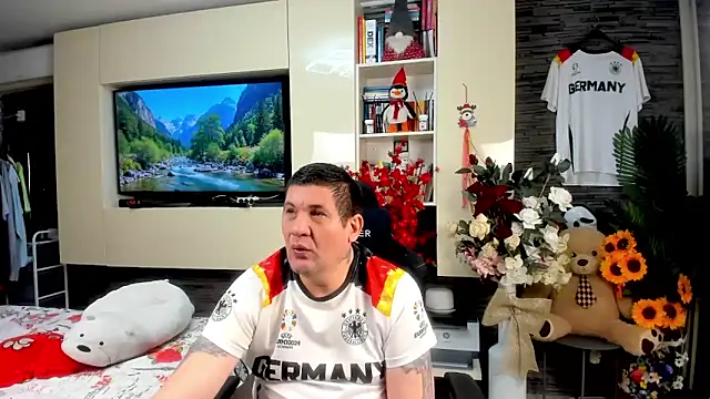 SpartacusDaddy48 online show from 12, 6, 2026