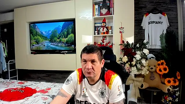 SpartacusDaddy48 online show from 14, 6, 2026