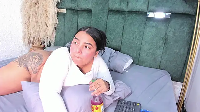 Chloe jackson25 online show from 18, 6, 2026