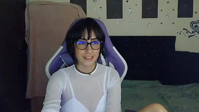 AvlieQueen online show from 1, 7, 2026