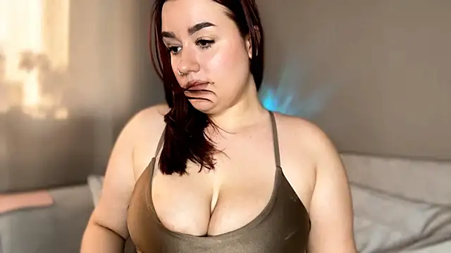 MissAdena online show from 9, 6, 2026