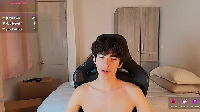 Nude Boy18 online show from 4, 6, 2026