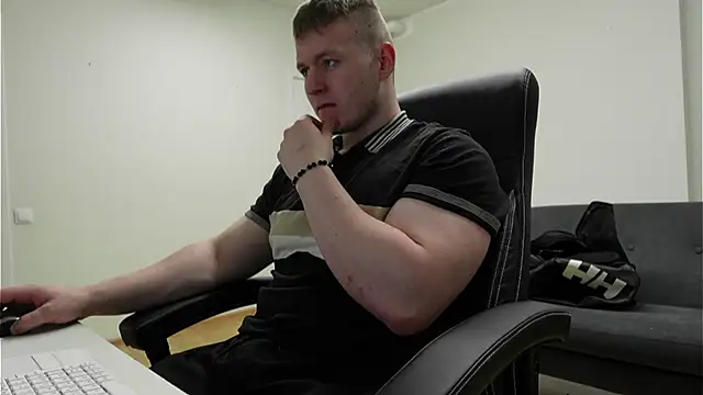 Snapshot of Richard_Dullas chatting on 13, 6, 2026 Richard Dullas online show from 13, 6, 2026