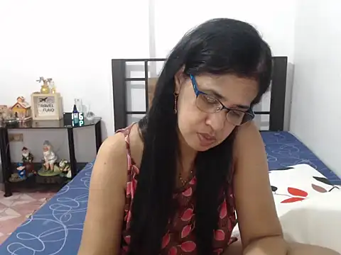 Prettysweetmum online show from 11, 11, 2025