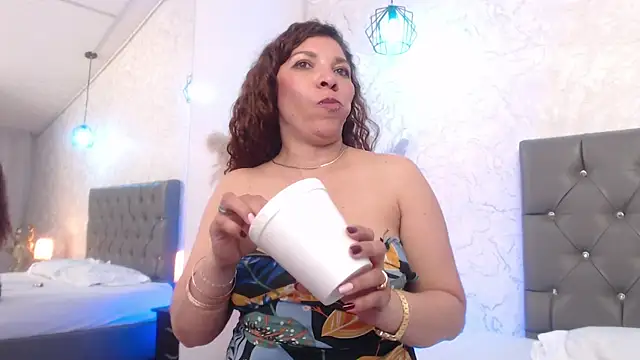 Serena Houstonn online show from 13, 5, 2026