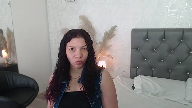 Serena Houstonn online show from 19, 6, 2026