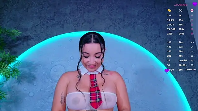 ReinaChloe online show from 24, 6, 2026