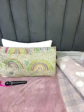 LonelyQueenxx25 online show from 13, 6, 2026