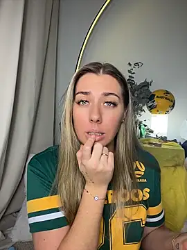 louiseberkeley online show from 16, 6, 2026
