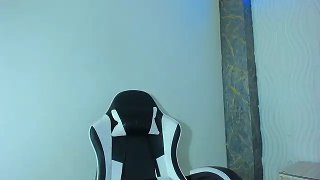 Raven Rouge  online show from 12, 6, 2026