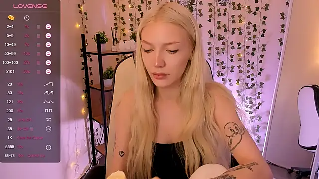 AnyaTaylor  online show from 22, 6, 2026