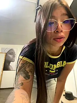 Maddy Piink online show from 21, 11, 2025