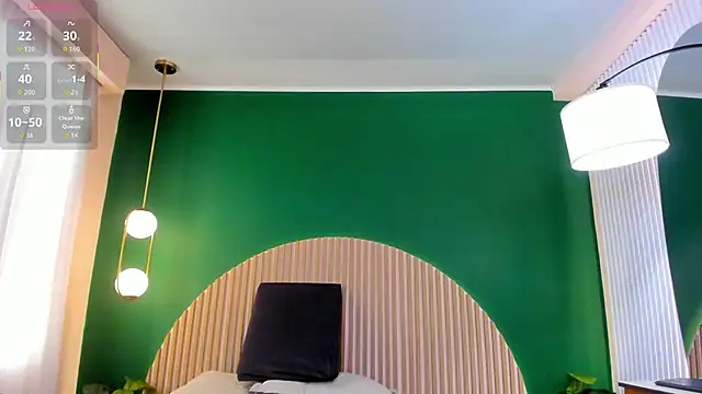 halleylorens online show from 21, 6, 2026